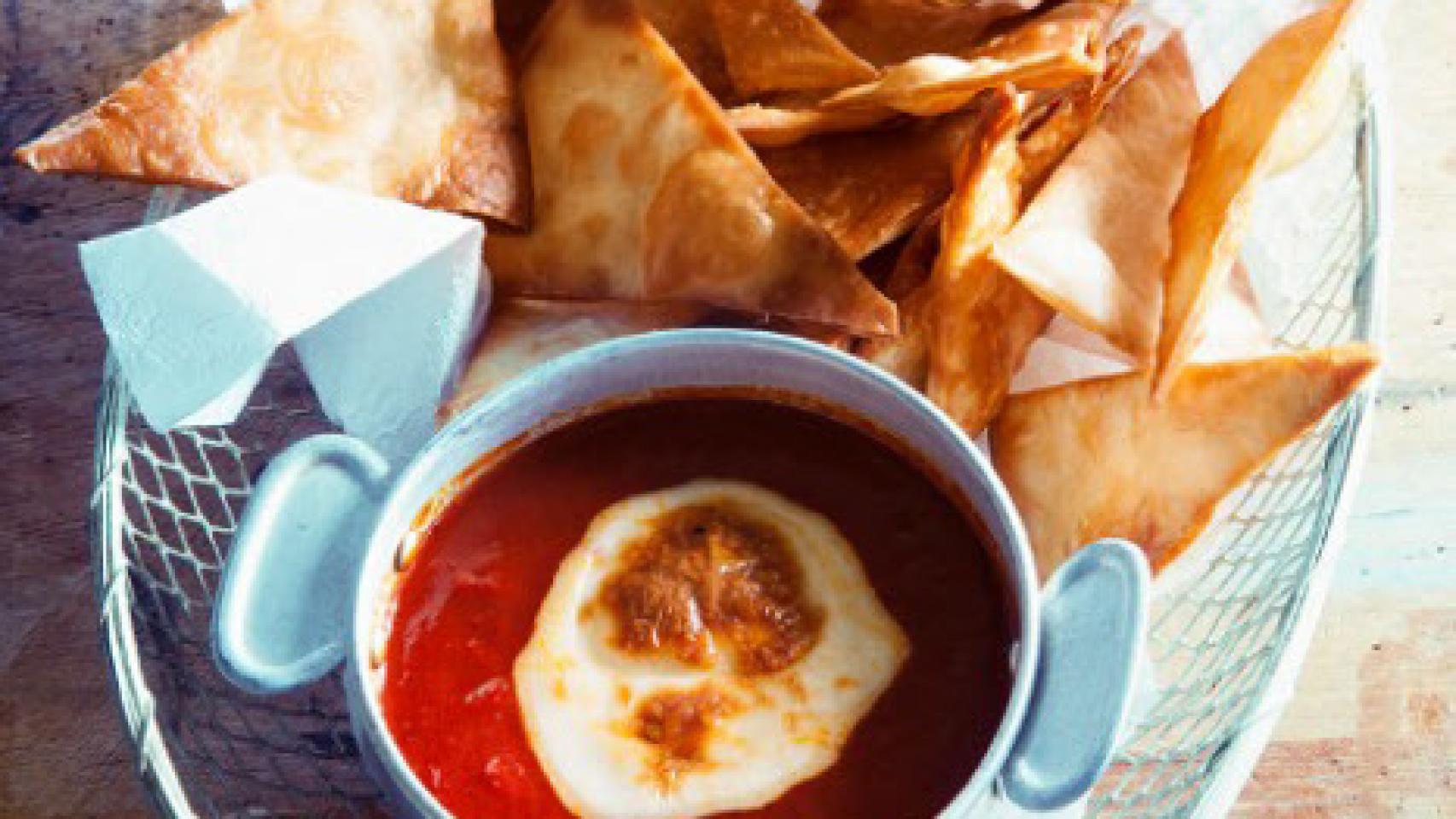 Los nachos con queso, guacamole y pico de gallo siempre son un acierto. Gtres