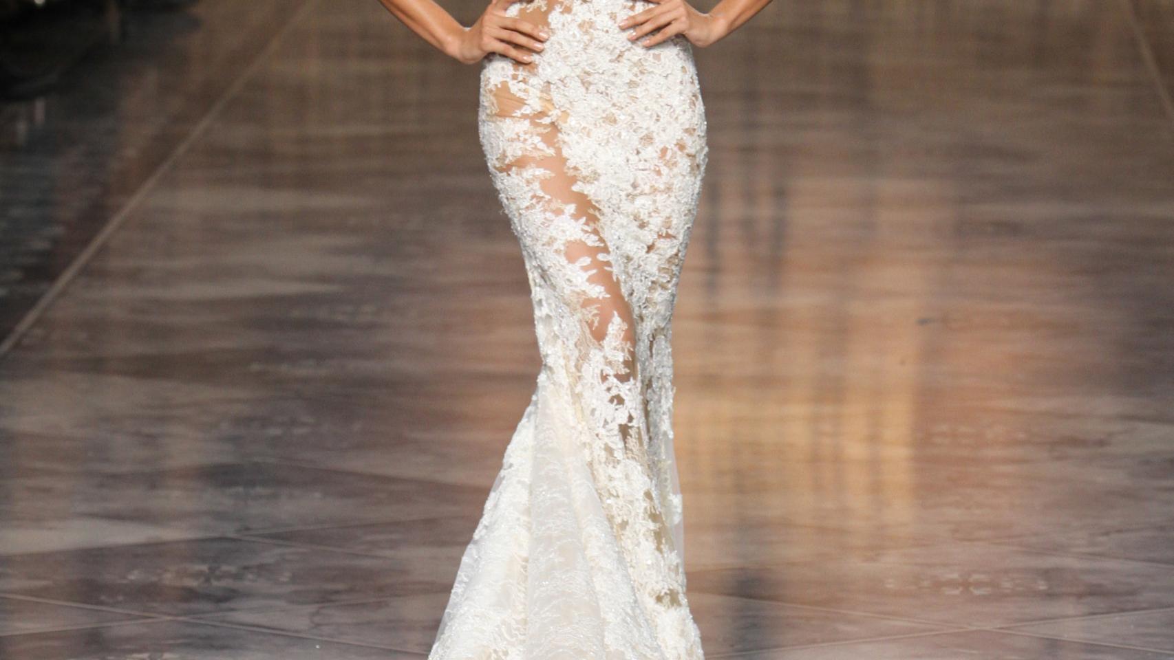 Irina Shayk abrió la pasarela de Pronovias en Barcelona