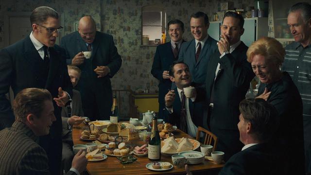 Los diálogos pretenden mostrar el atractivo de la vida gángster.