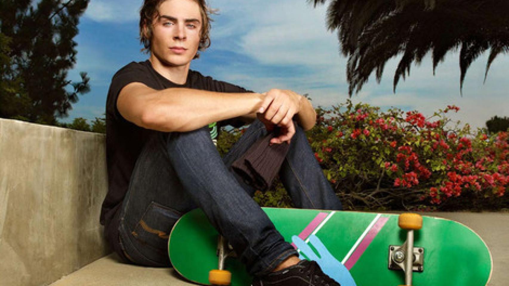 Zac Efron no se separa de sus Vans al igual que Justin Bieber