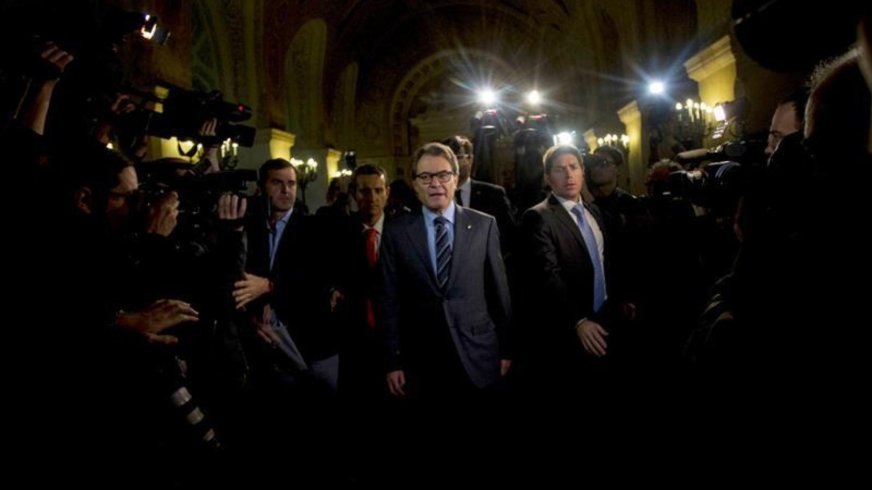 Artur Mas,se dirige a la reunión de su grupo parlamentario este jueves. Quique García/ Efe