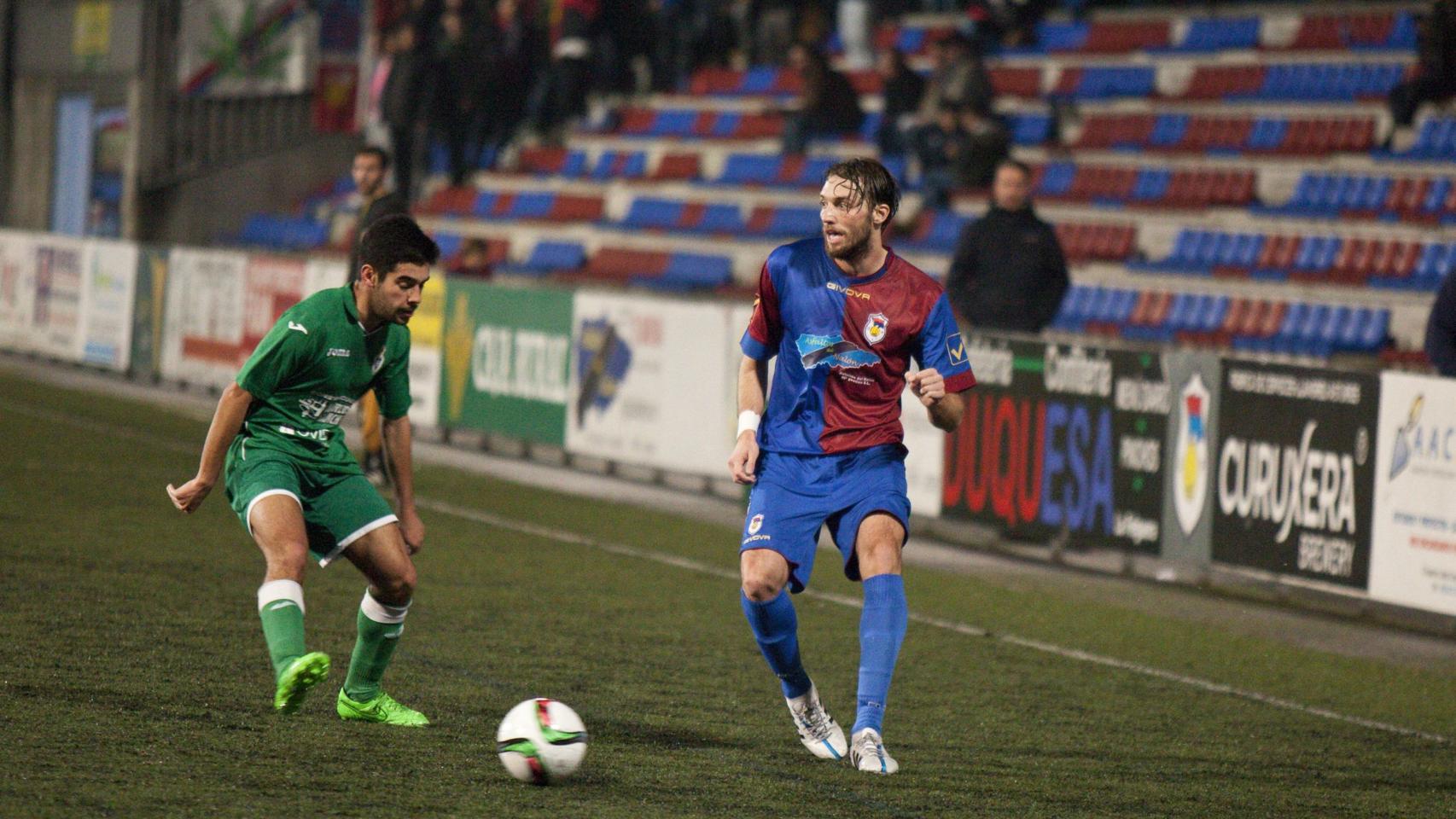 Durante el encuentro ante el Covadonga.