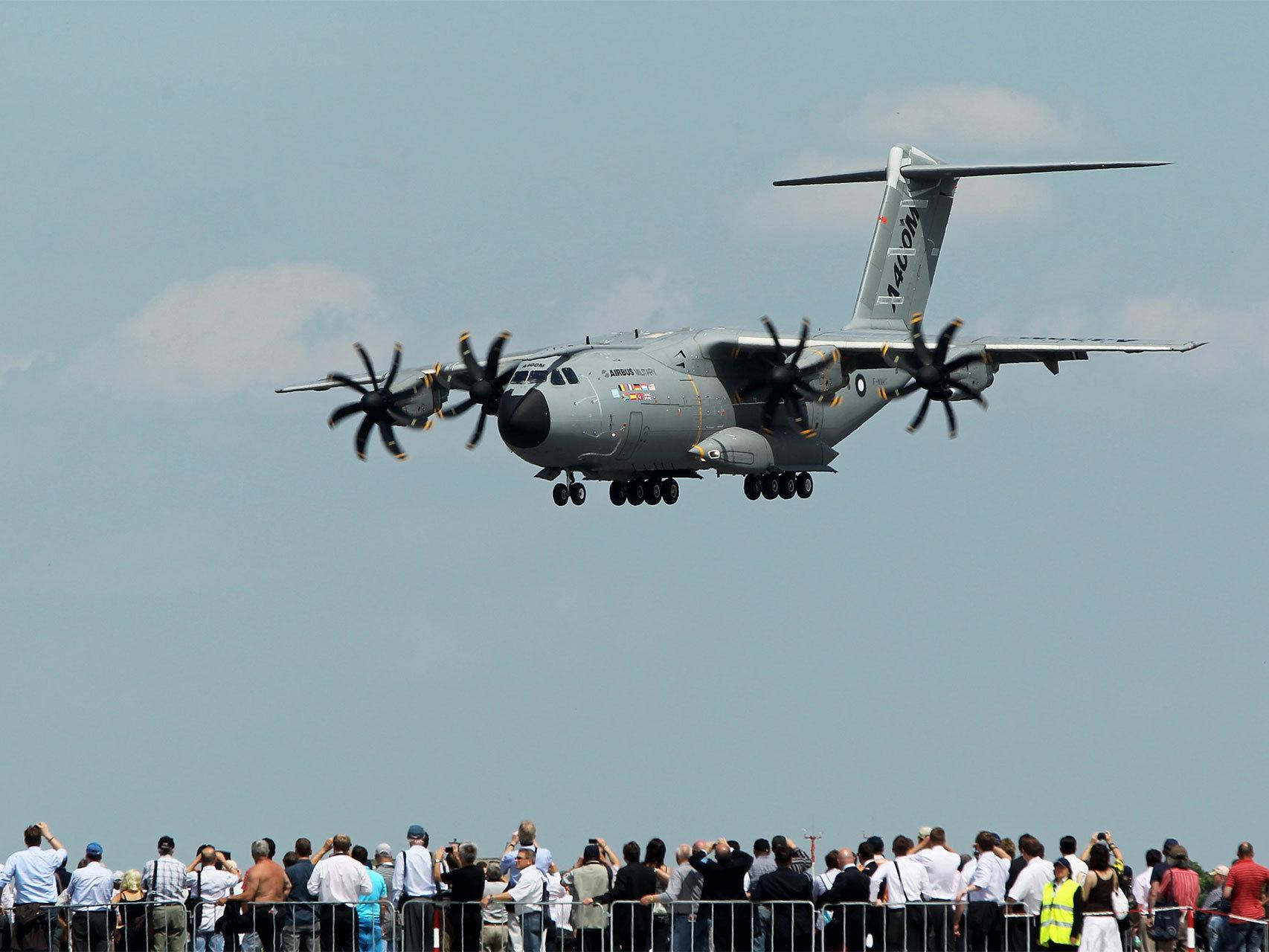 Un A-400 M, en una exhibición aérea.