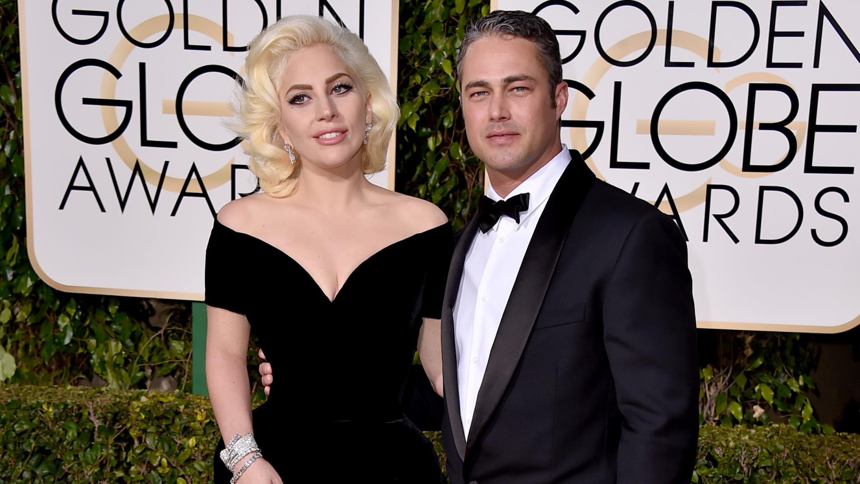 Lady Gaga con su prometido Taylor Kinney, también actor