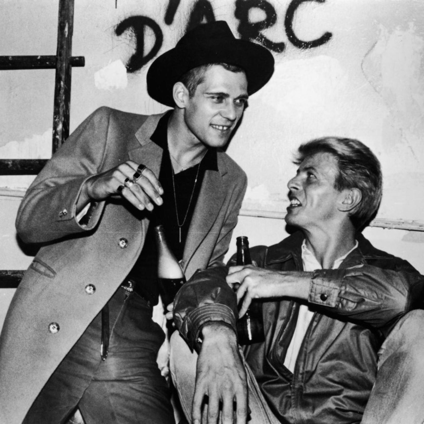 Bebiendo con Paul Simonon, el bajo de The Clash, en Nueva York, 1982.