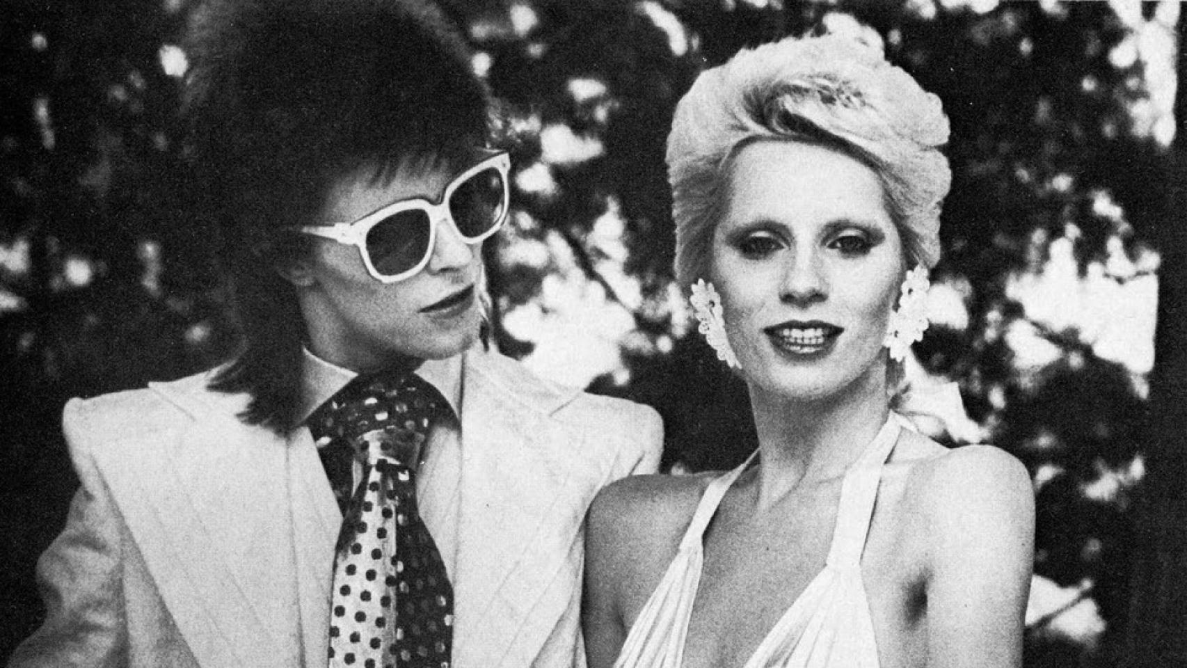 David Bowie y Angela, con la que tuvo su primer hijo