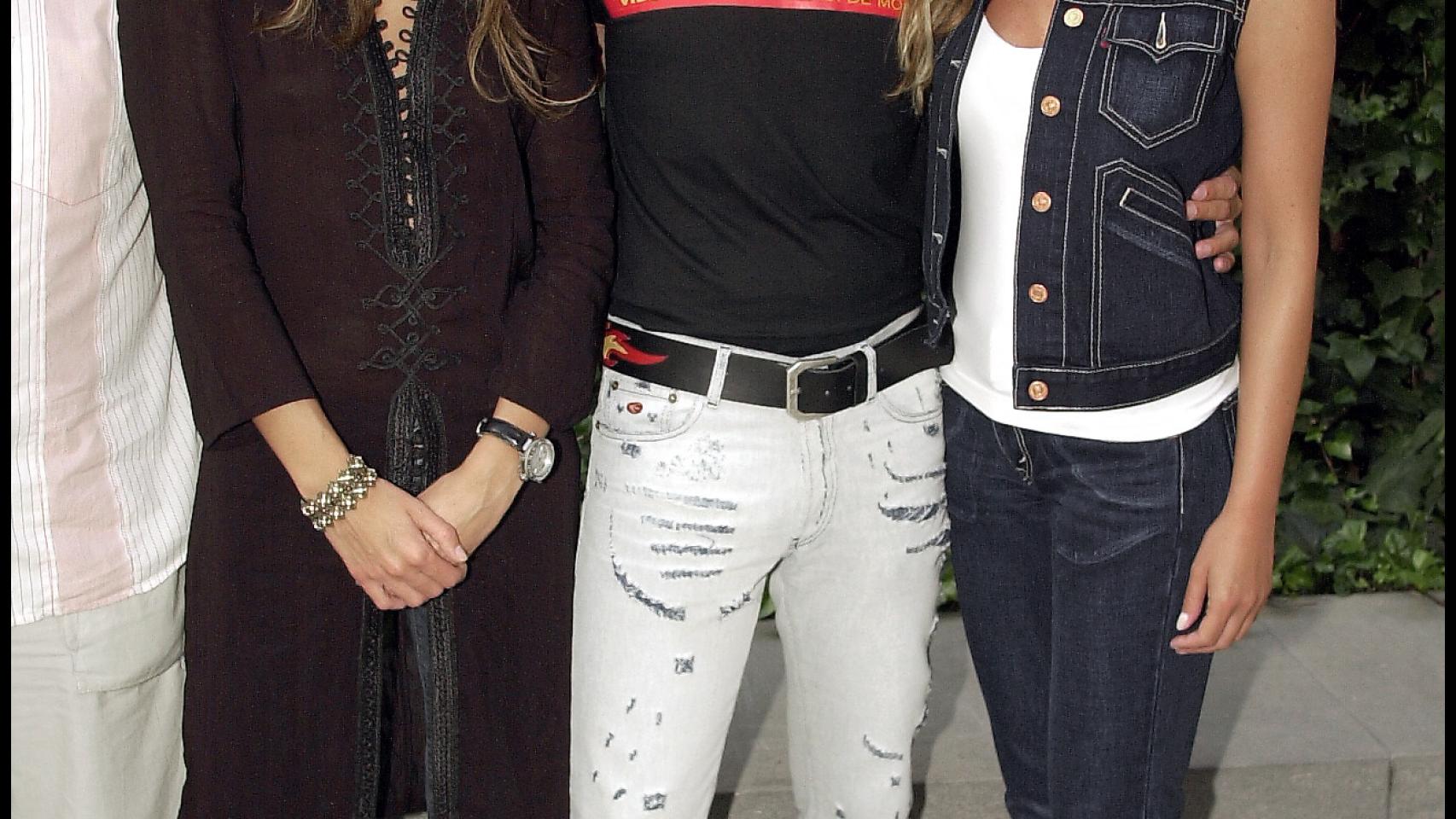 Sofía Mazagatos, Juan Camus y Lara Dibildos en la presentación del disco de Juan