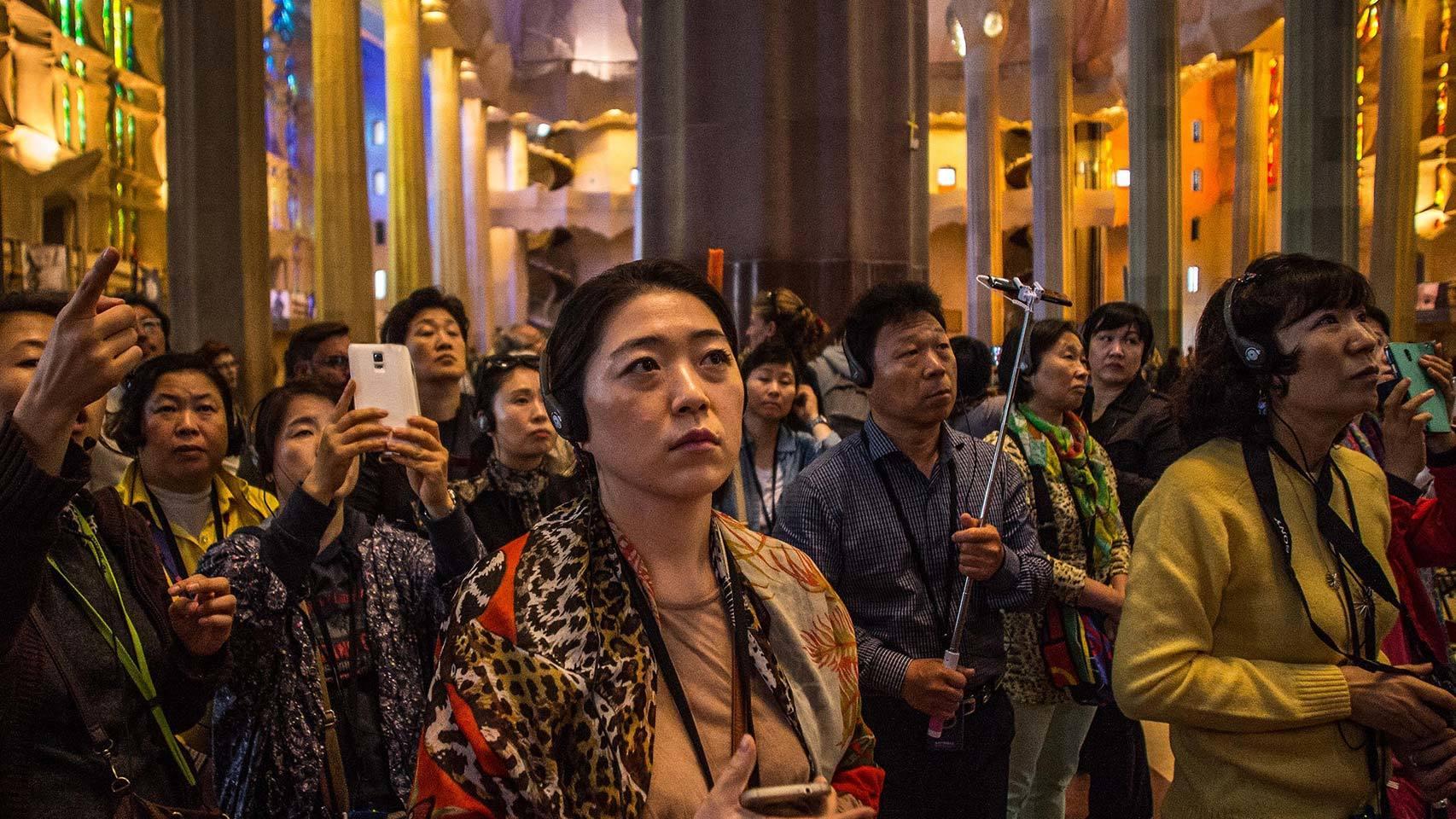 Turistas en la Sagrada Familia de Barcelona