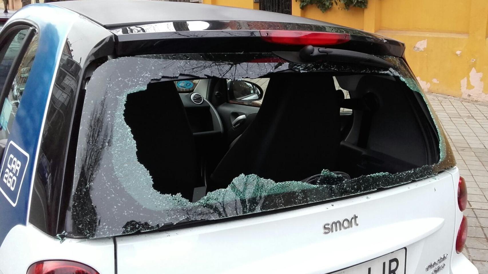 Sesenta coches han sufrido daños.