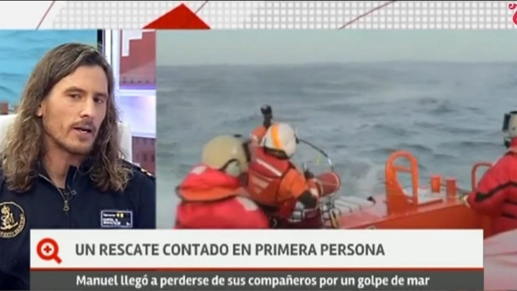 El rescatador Manuel García explicando su hazaña para La Voz de Galicia