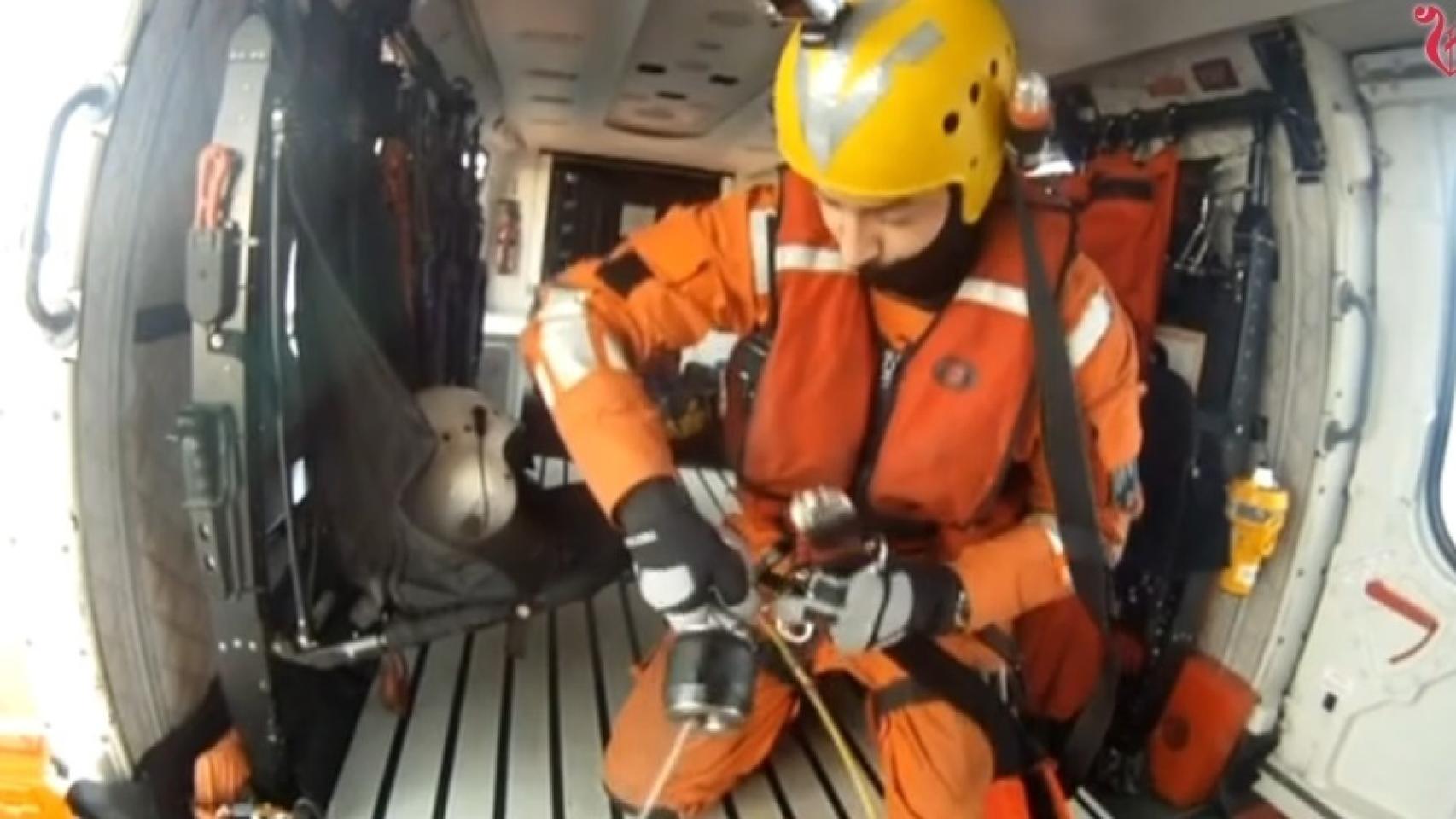 La tripulación de el helicóptero de Salvamento Marítimo de La Coruña