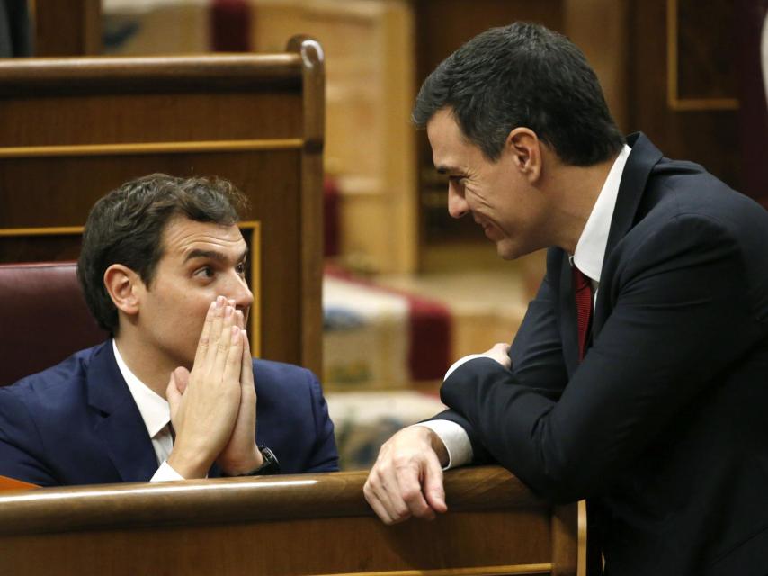 Albert Rivera y Pedro Sánchez este miércoles en el Congreso.
