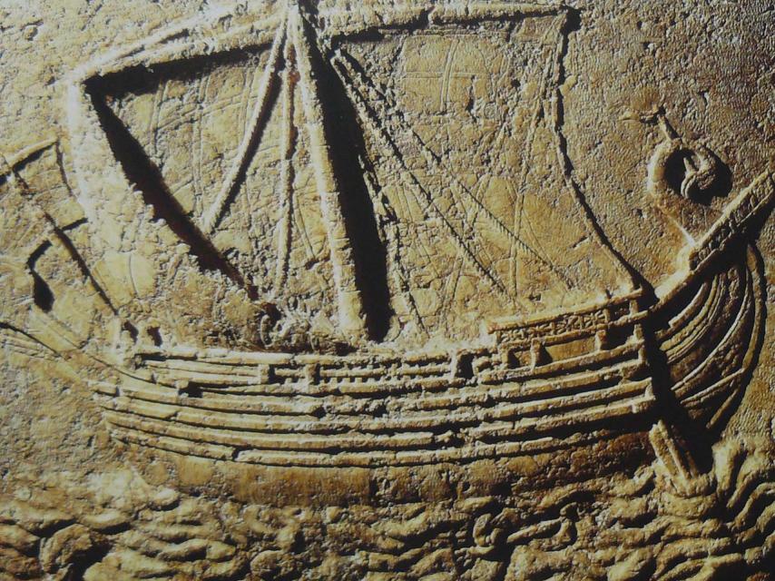 Barco fenicio tallado en un sarcófago del siglo II a.C.