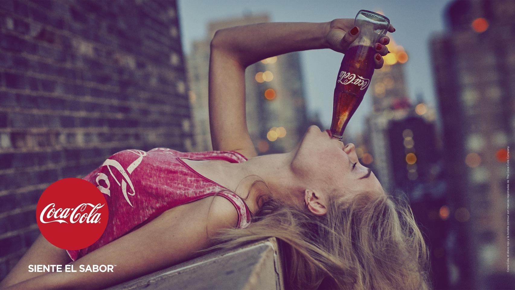 Imagen de la nueva campaña publicitaria de Coca-Cola