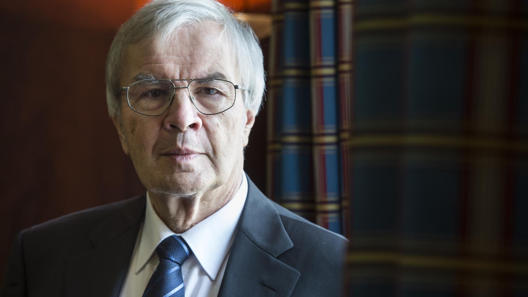 El Premio Nobel de Física en 2005.