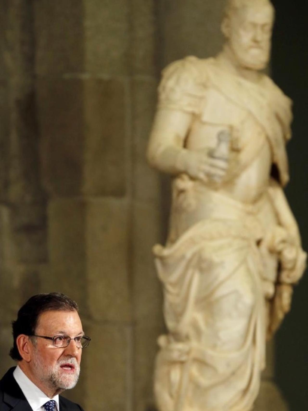 Mariano Rajoy y Felipe II, juntos en El Prado.