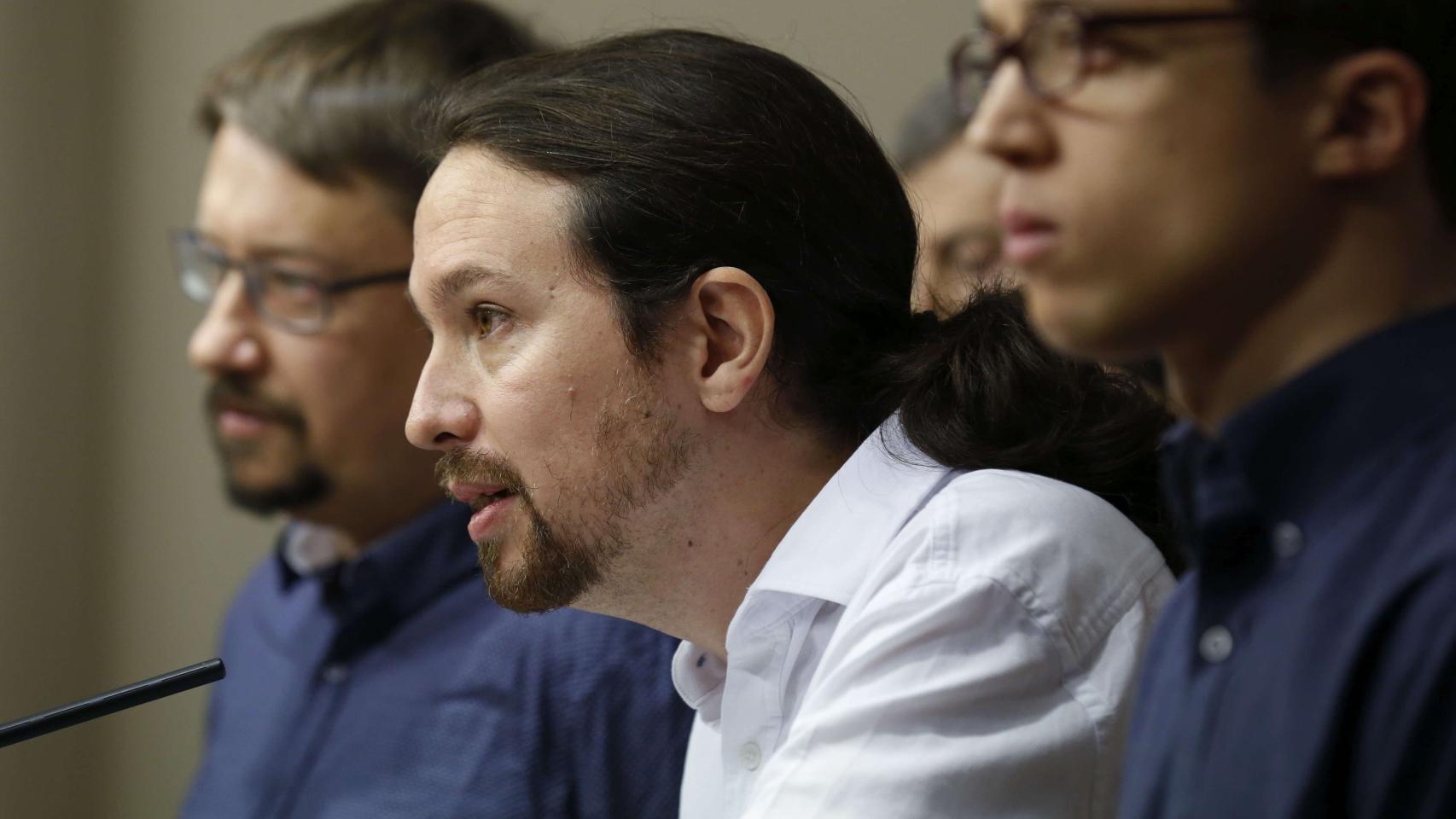 Pablo Iglesias junto a Íñigo Errejón y Xavi Doménech.