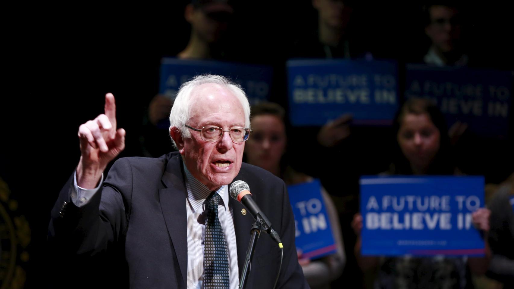 Bernie Sanders hace campaña en New Hampshire.