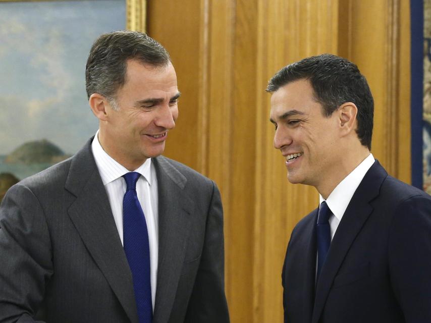 Felipe VI y Pedro Sánchez este viernes.