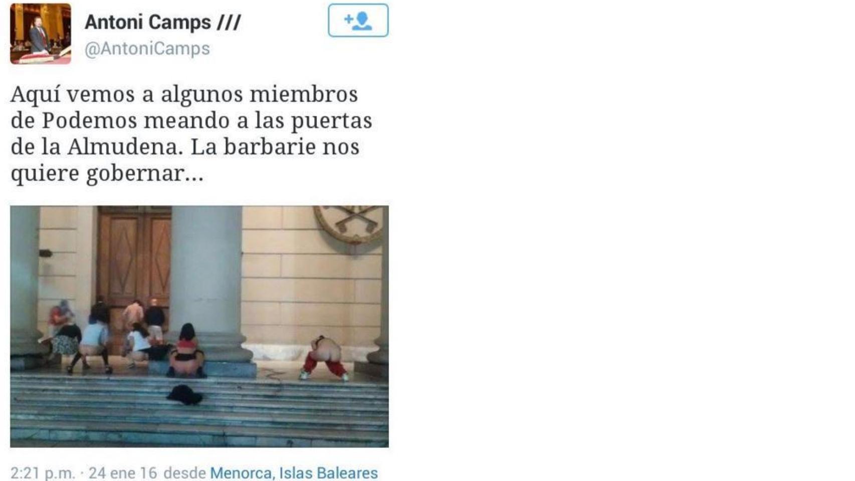 El tuit de Antoni Camps acusando a simpatizantes de Podemos de 'mear en la Almudena'.