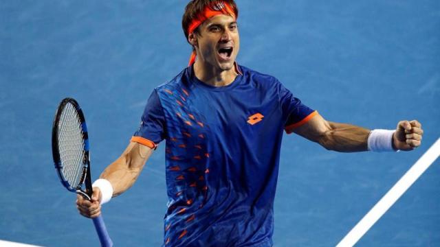 David Ferrer celebra tras imponerse a John Isner en su partido de octavos del Abierto de Australia.