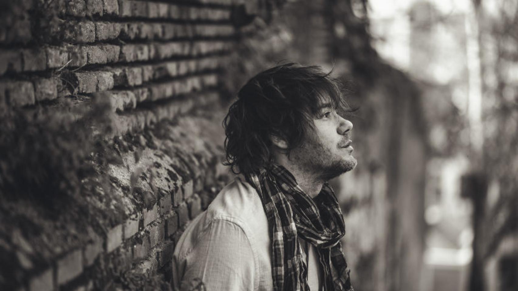 El cantante y escritor Luis Ramiro