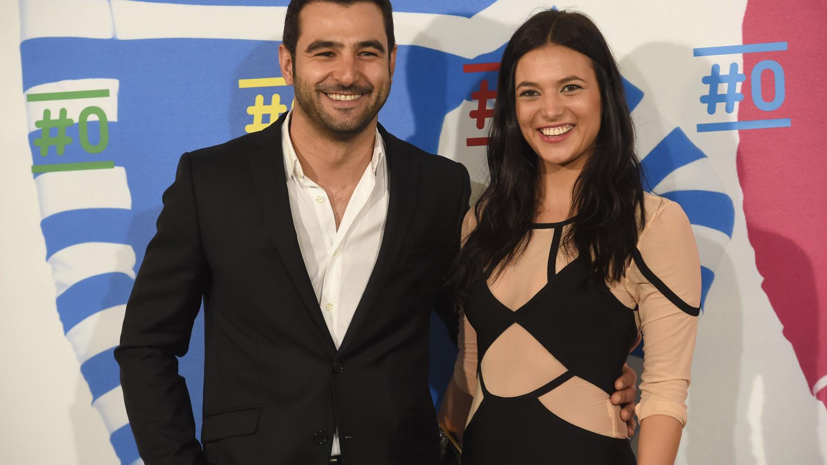 Elisa Mouliaa y Antonio Velázquez durante la presentación del Canal de Movistar