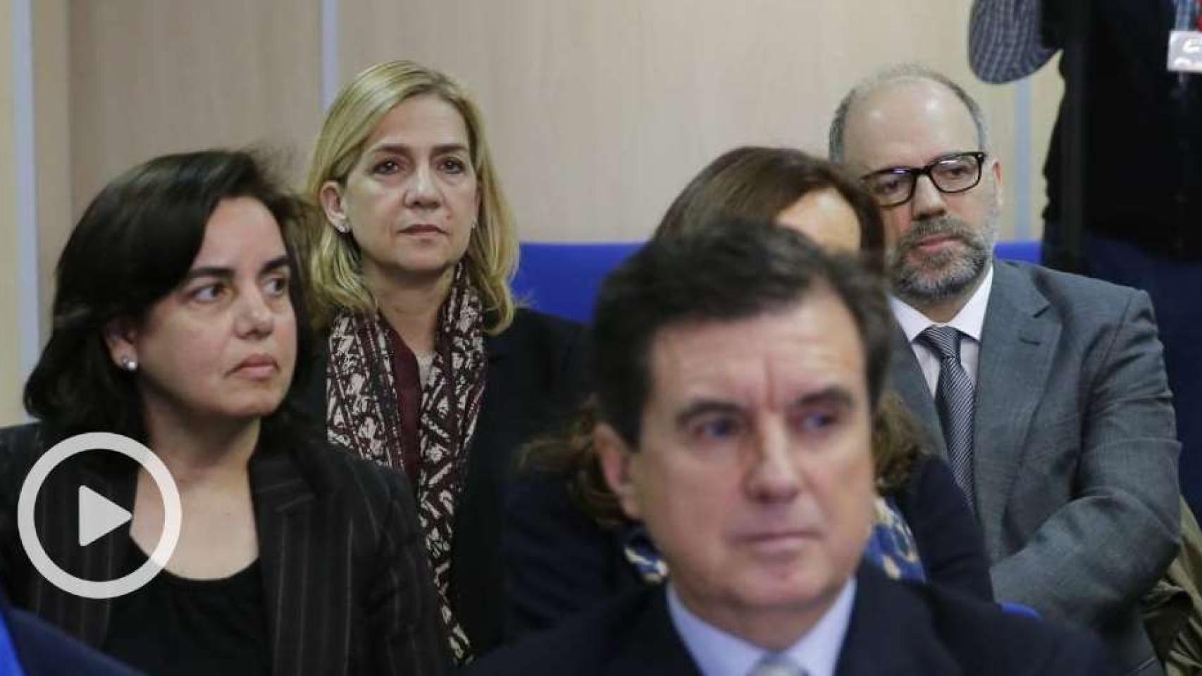 La infanta Cristina, sentada en el banquillo de los acusados