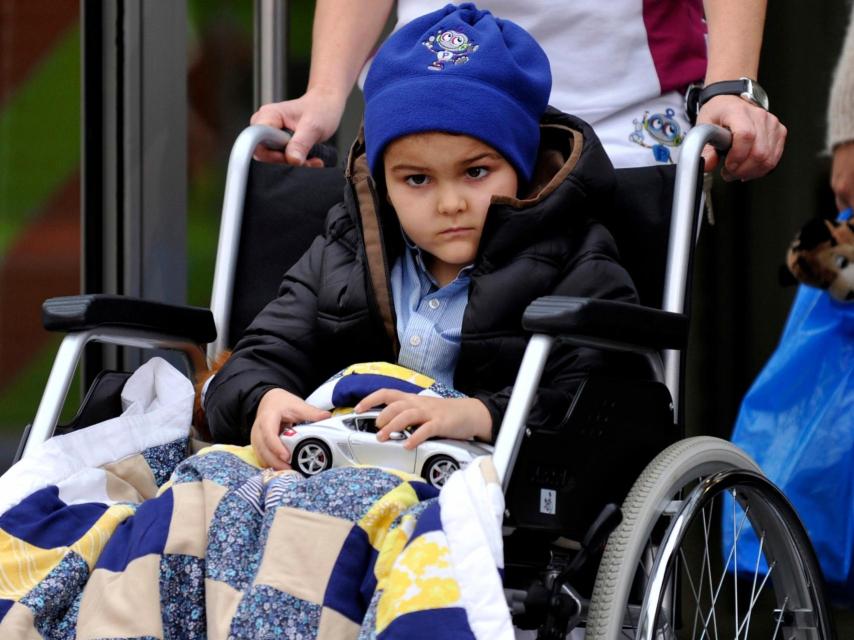 Ashya King, tras recibir su tratamiento en Praga.