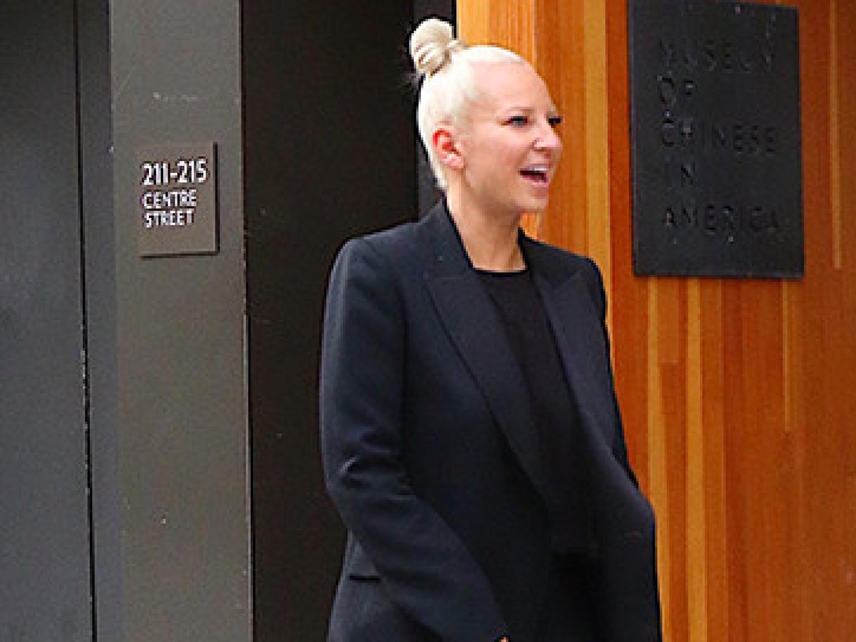 Sia, como una persona normal, de paseo por las calles de Nueva York