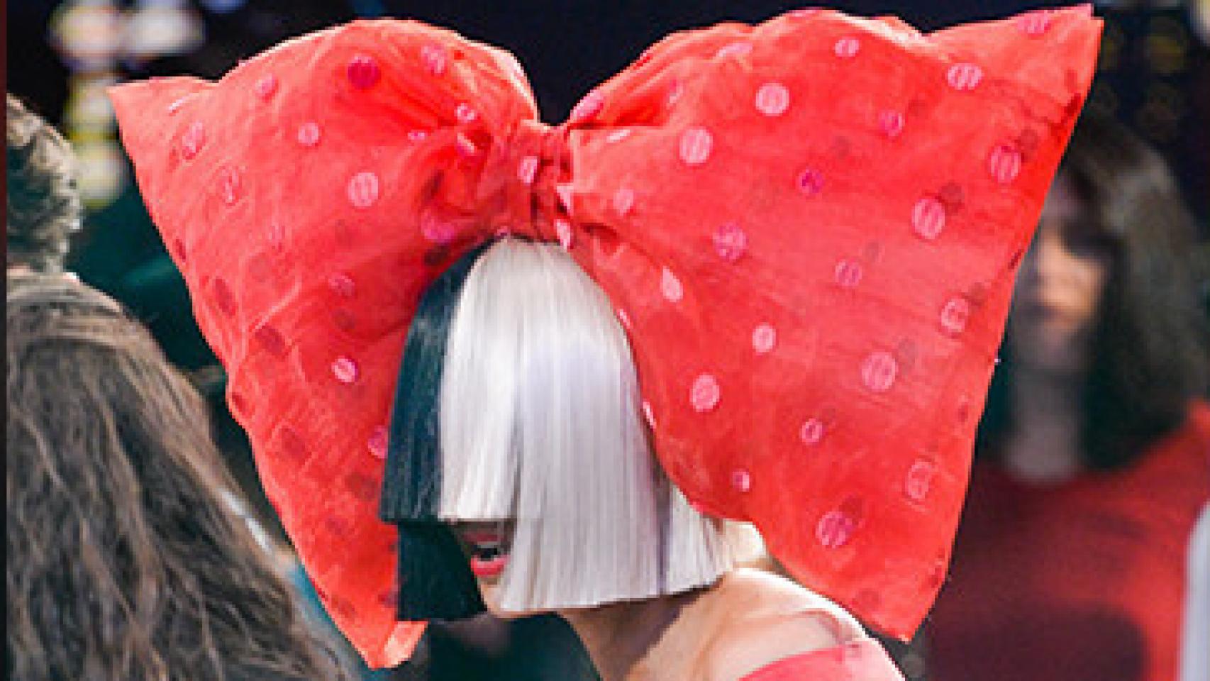 Sia en su actuación en Good Morning America