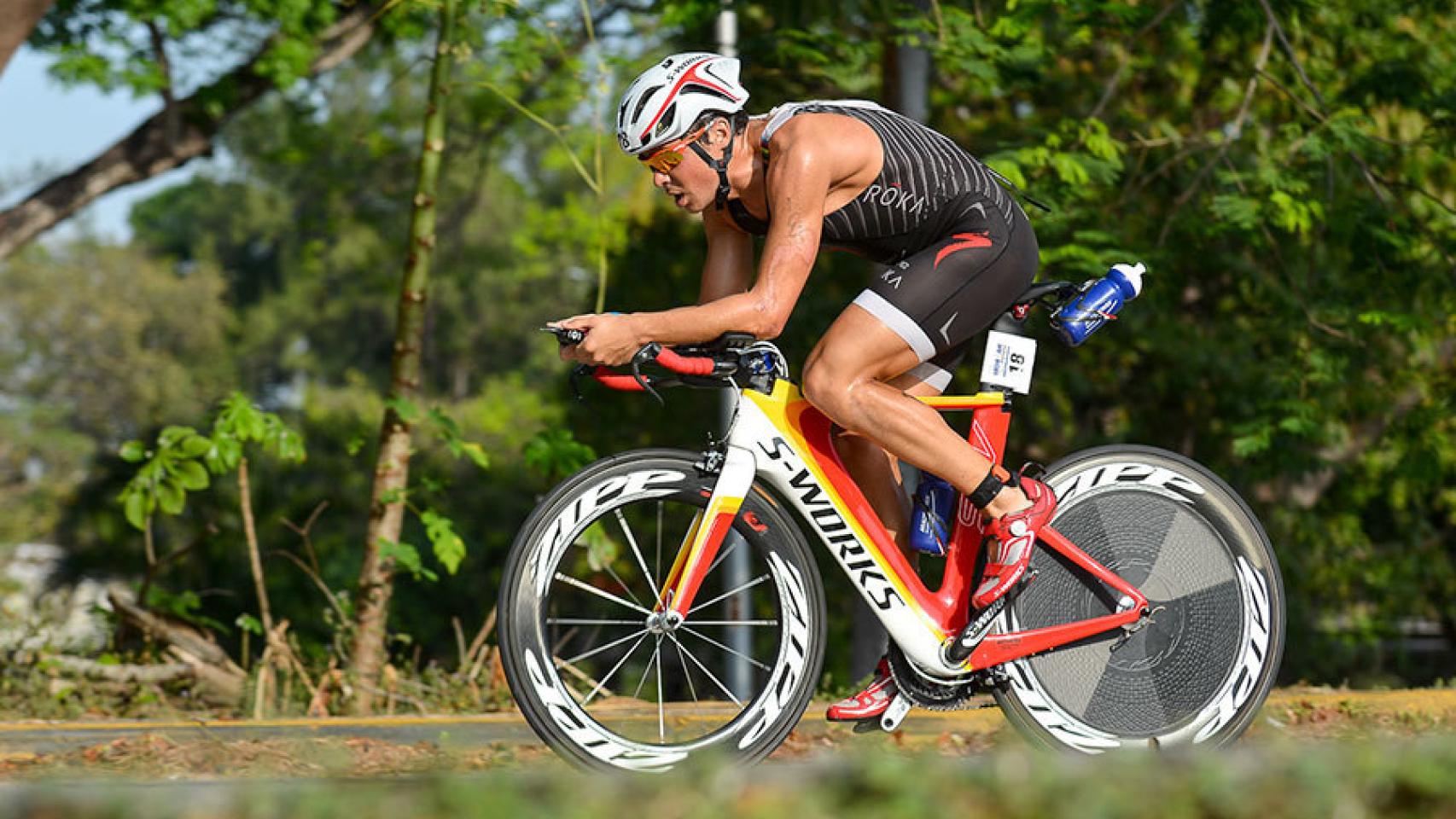 Gómez Noya, en bicicleta.