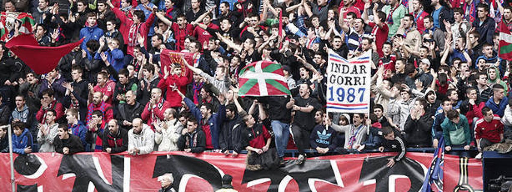 El graderío sur donde se ubica Indar Gorri.