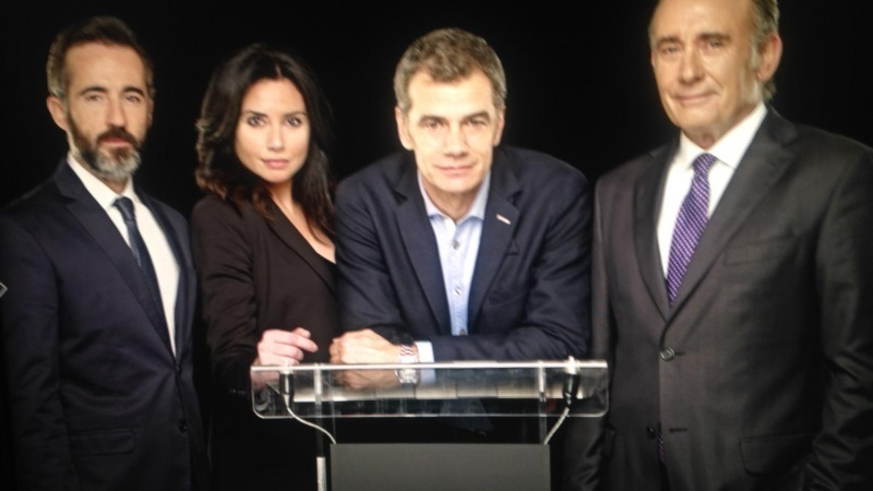 Toni Cantó junto a sus actores.