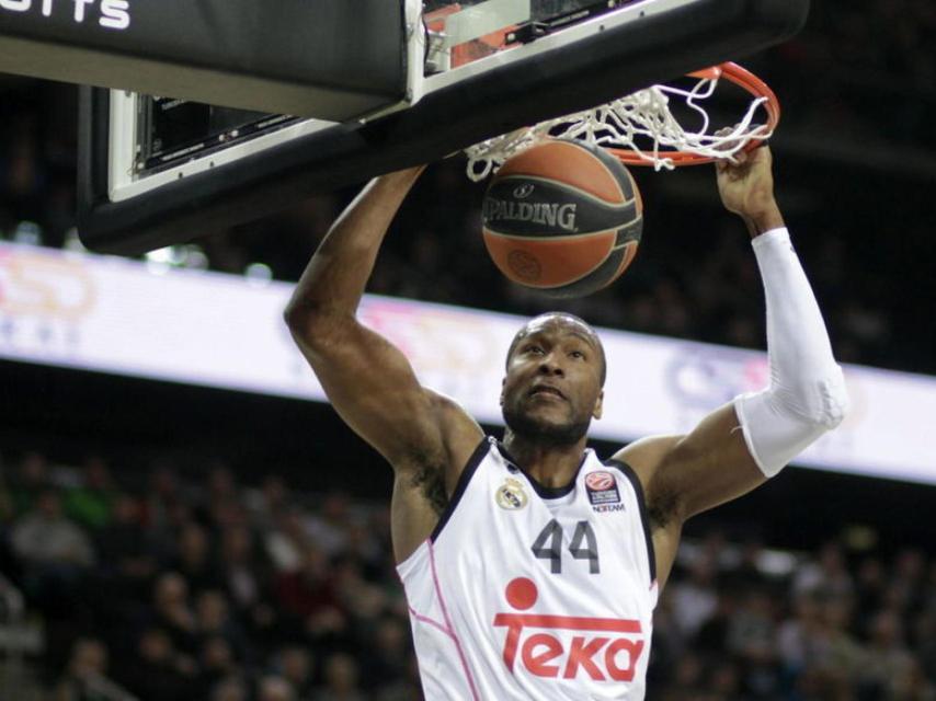 Marcus Slaughter en uno de sus encuentros con el Real Madrid.