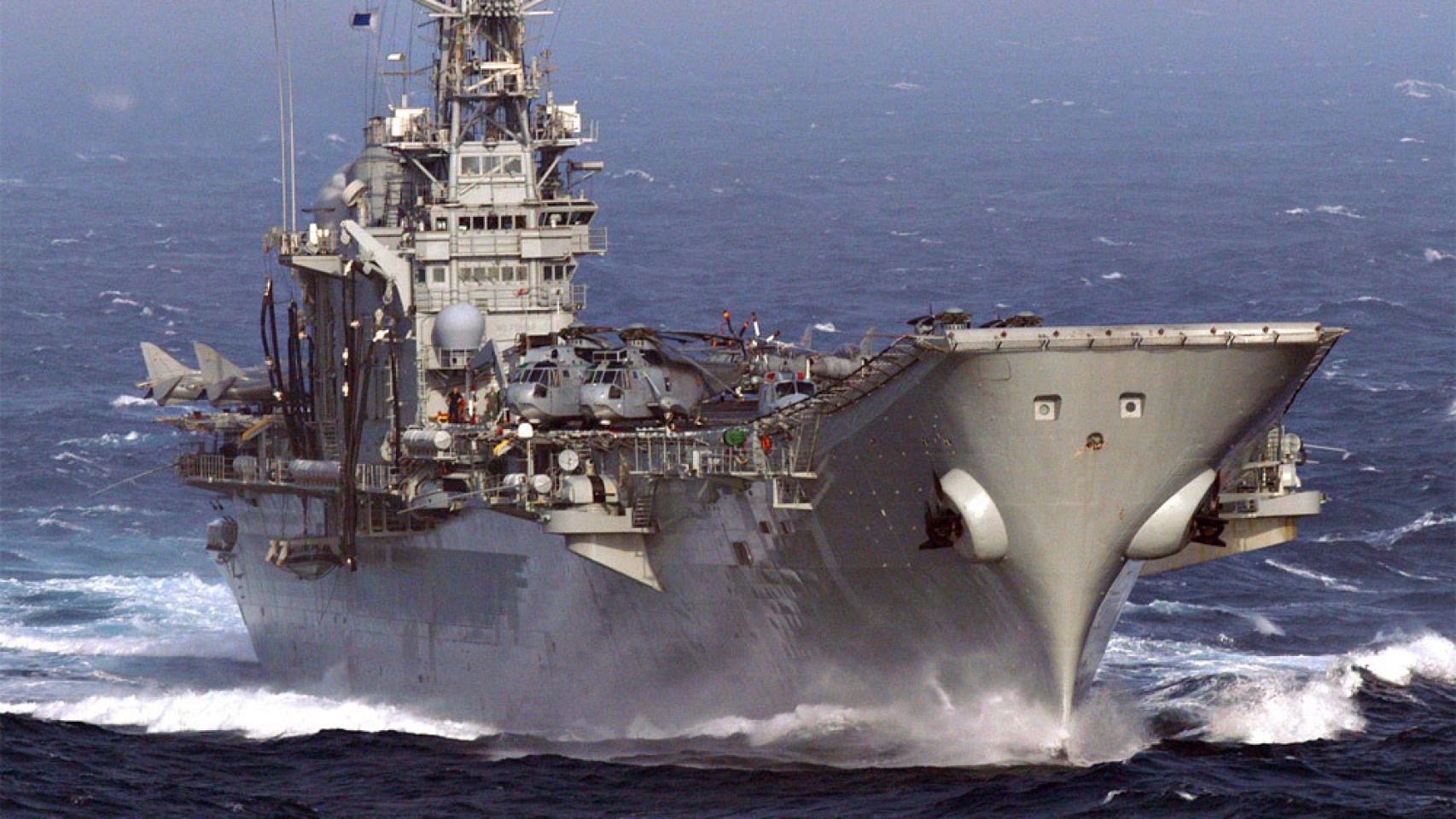 El 'Príncipe de Asturias', en aguas del Atlántico.