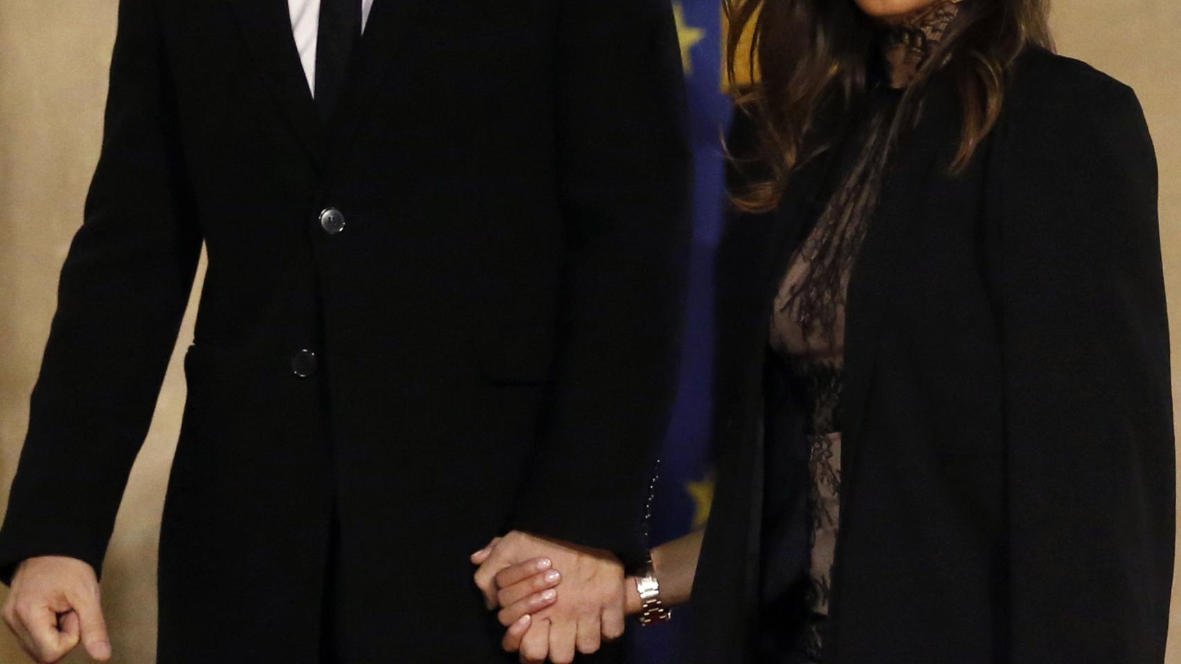 David Guetta y Jessica Ledon cogidos de la mano a su entrada al Eliseo