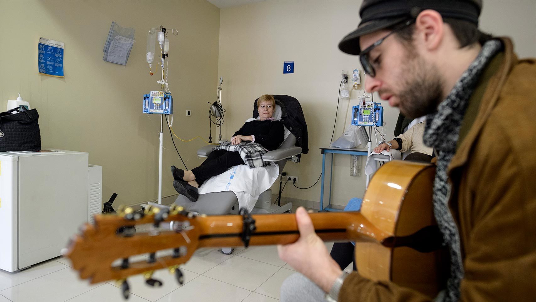 Músicos y voluntarios, listos para ayudar en el peor momento.