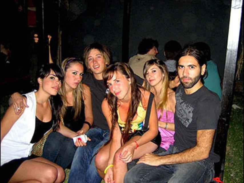 Valizadeh presume en su web de sus ligues