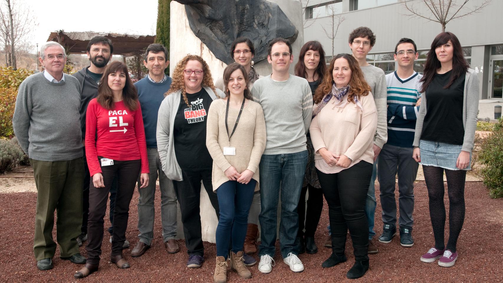 Jesús Ávila y su grupo de investigación.