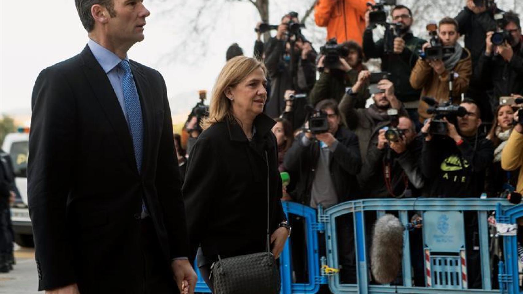 La infanta Cristina e Iñaki Urdangarín a su llegada al juicio en Palma.