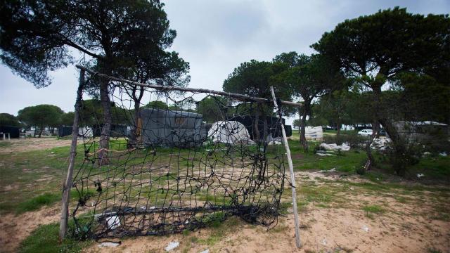 Portería de fútbol en el asentamiento de Las Madres.