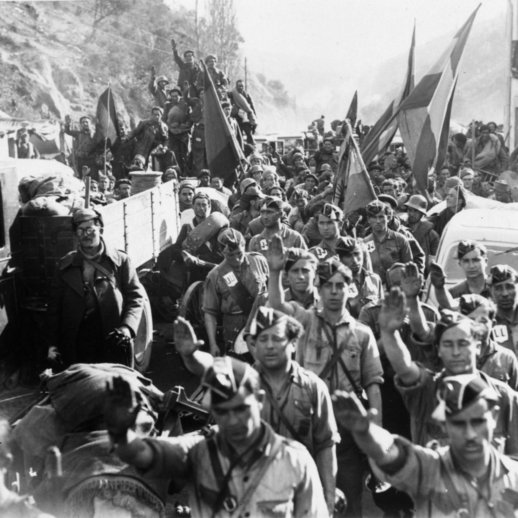 Soldados de la quinta división a las puertas de Navarra.