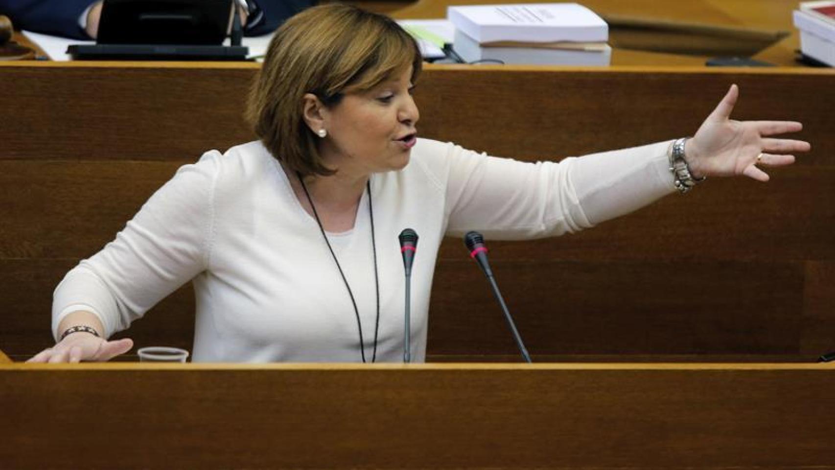 Isabel Bonig, en la sesión de control del Gobierno valenciano.