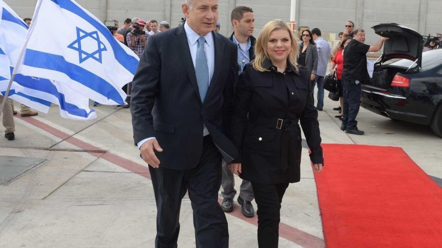 Los escándalos de Sara no afectan a la popularidad de su marido