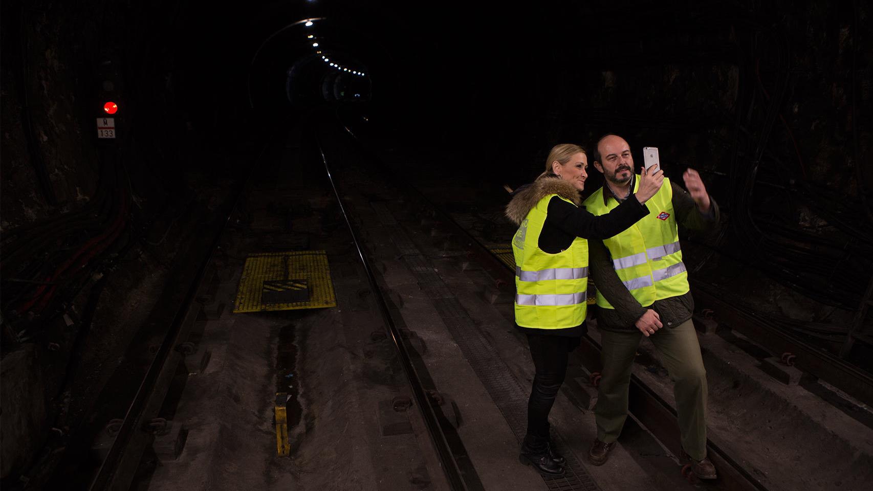 Presidenta y consejero de transportes explican por Periscope la obra de remodelación.