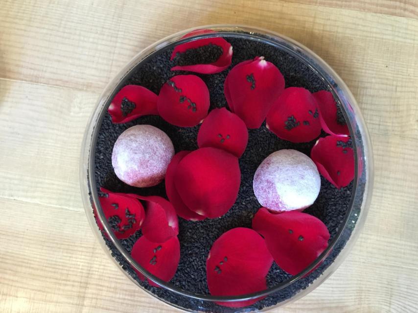 La remolacha que sale de tierra.