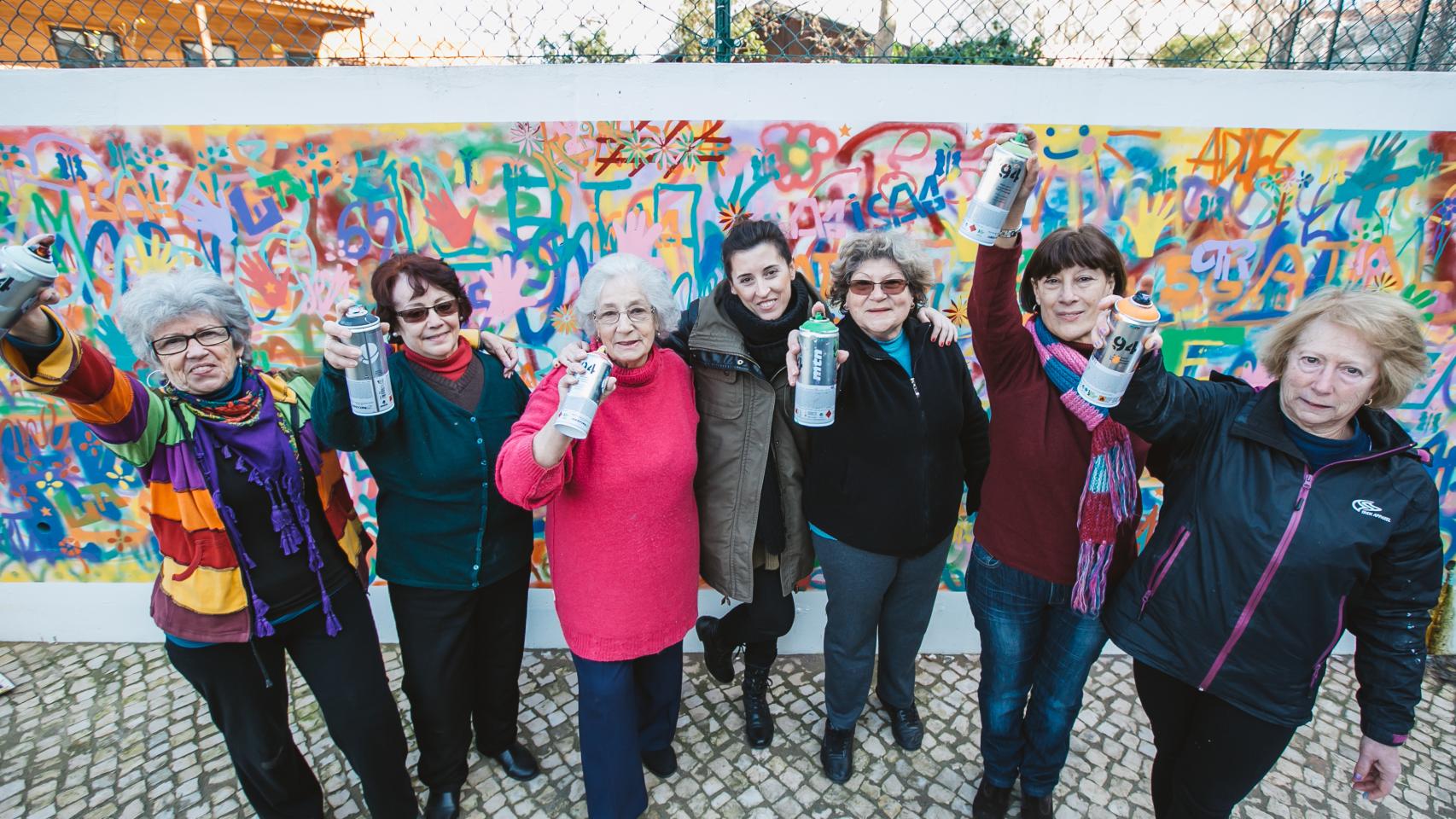 Las integrantes del equipo graffitero