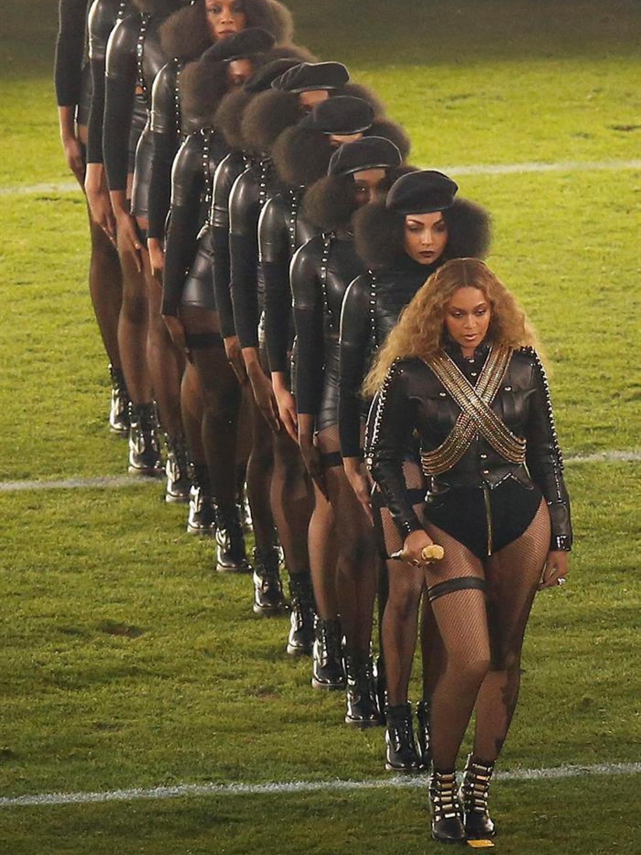 Un momento de la actuación de Beyoncé en la Super Bowl.
