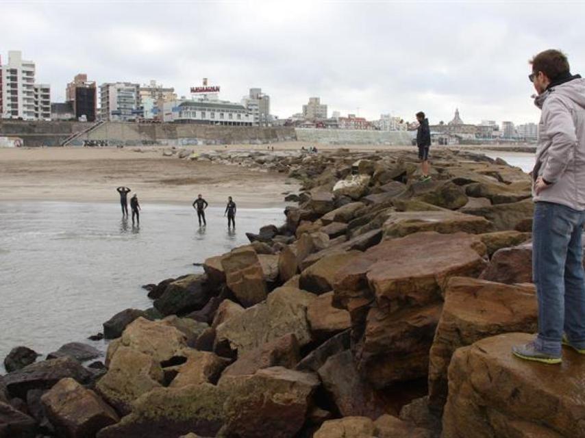 Cruce a nado en Malvinas por el derecho a identidad de soldados argentinos